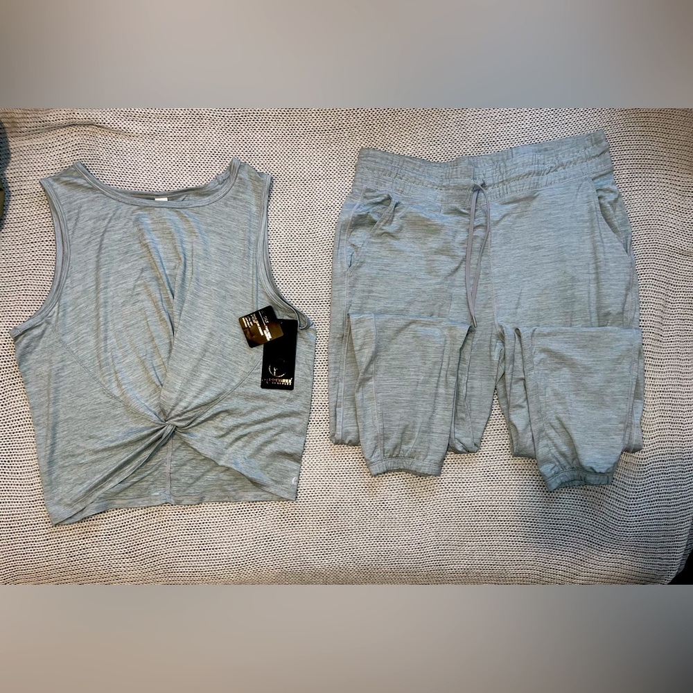 MATCHING ATHLETIC JOGGER/TANK-TOP SET
BRAND : 90 Degree (by Reflex)
